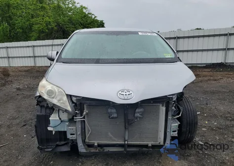 2012 Toyota Sienna Le из США, поврежденный, VIN 5TDKK3DC5CS240333